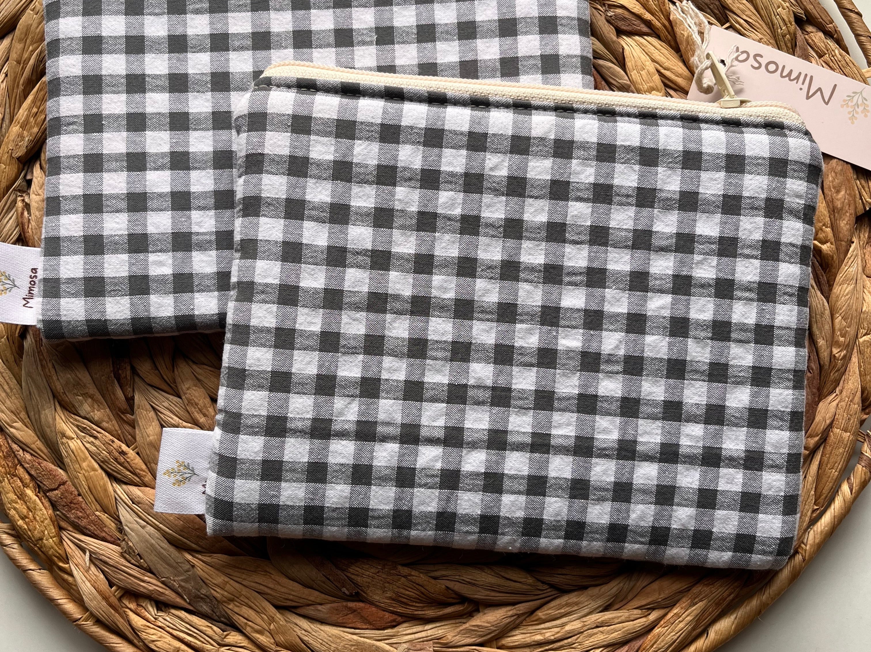 Estuche Laura Cuadros Gris