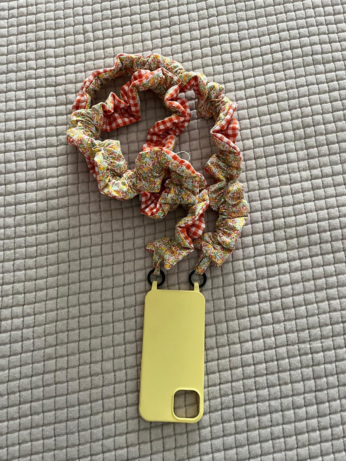 Cuelgamovil "Mimosa"