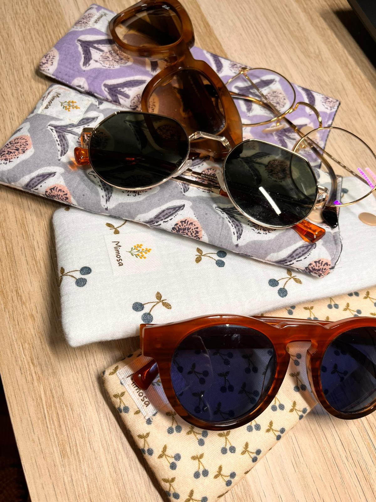 Funda gafas cerecitas