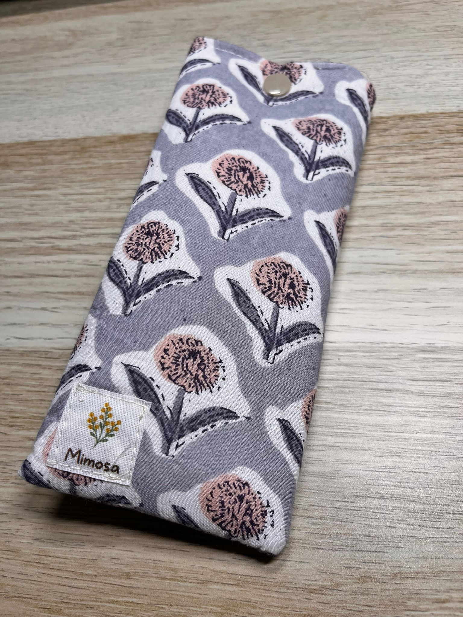 Funda Paula flor gris