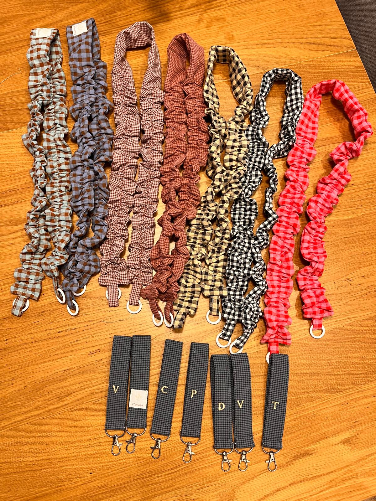 Cuelgamovil "Mimosa"